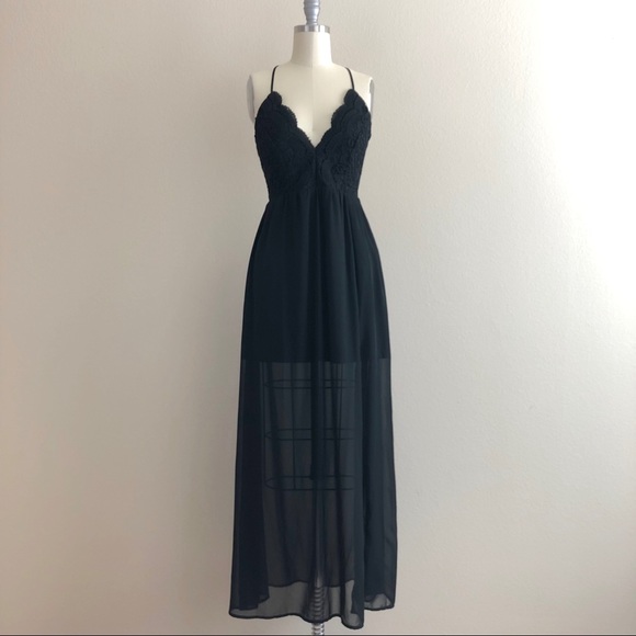 Shinestar Dresses & Skirts - Shinestar Lace Backless Maxi Dress